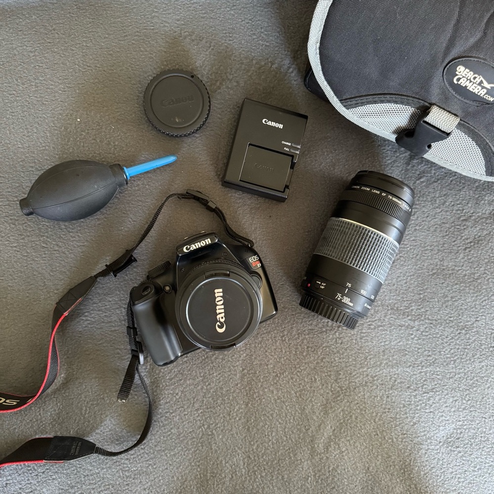 Canon Rebel T3 DSLR Camera Kit